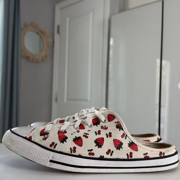Converse All Star Strawberry Cherry Print Low Top Sneakers Women’s 8.5 - Picture 6 of 10